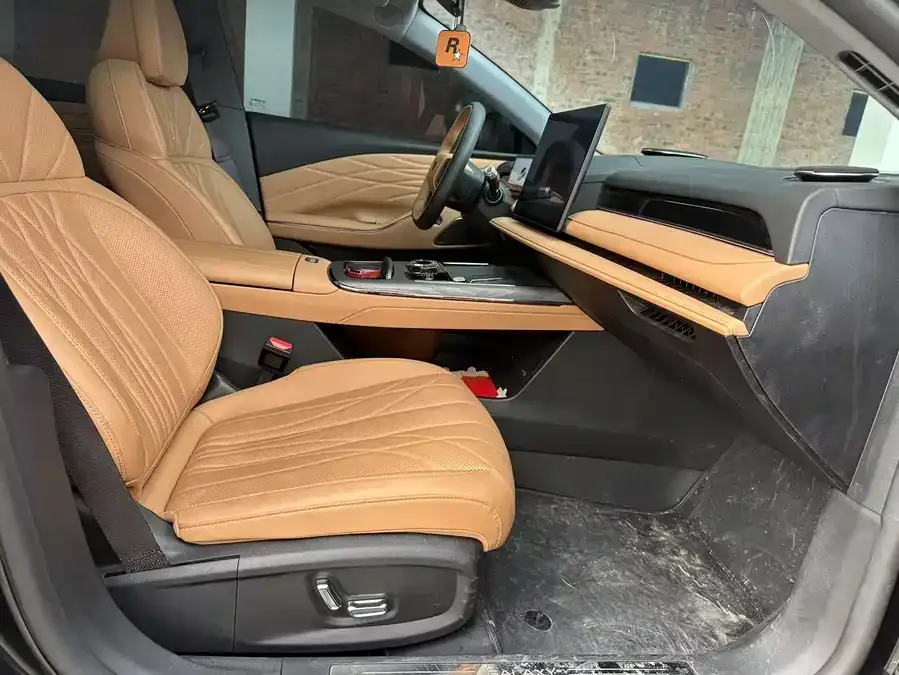 Geely Galaxy Star 8 Galaxy Star 8 2025 60km EM-i Deluxe Edition 2025 — миниатюра 2