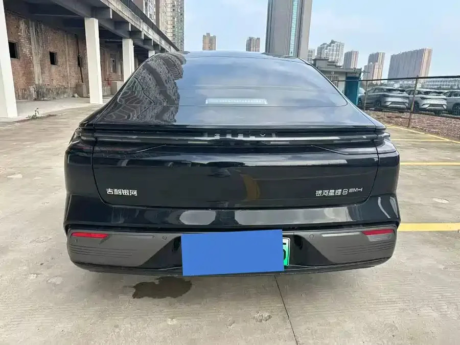Geely Galaxy Star 8 Galaxy Star 8 2025 60km EM-i Deluxe Edition 2025 — миниатюра 3