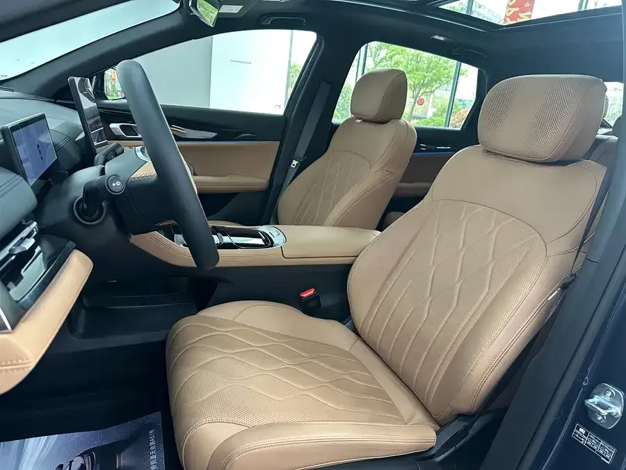 Geely Galaxy A7 Galaxy A7 2025 EM-i 150km Starship Edition 2025 — миниатюра 5
