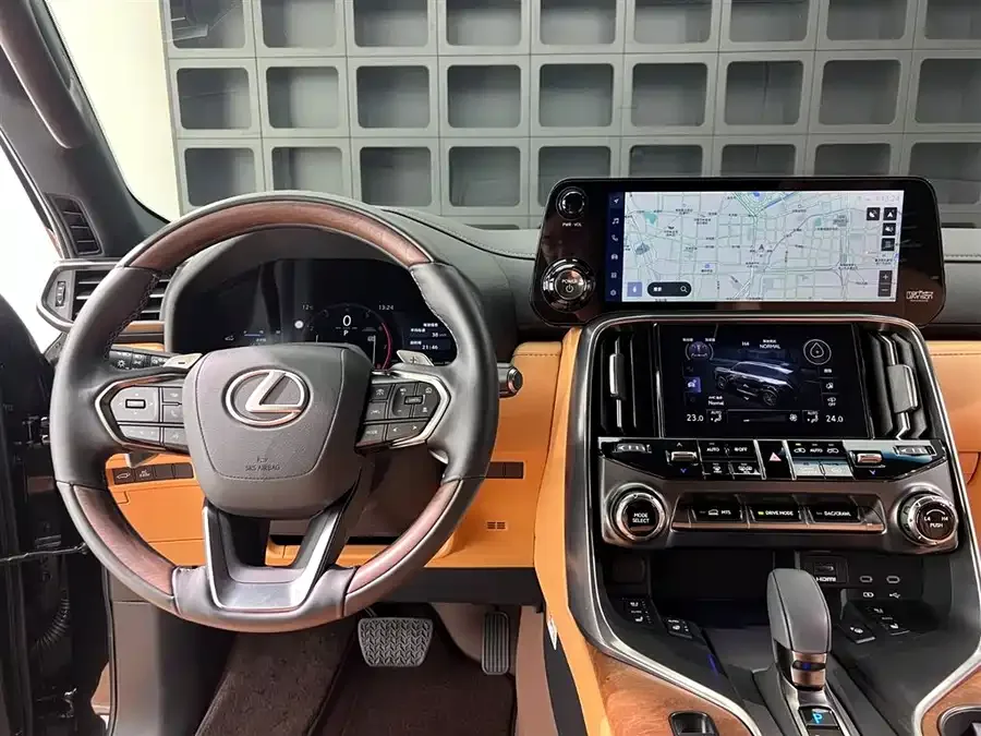 Lexus LX 2025 700h Territory Edition 2025 — миниатюра 3