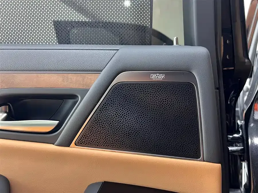 Lexus LX 2025 700h Territory Edition 2025 — миниатюра 4