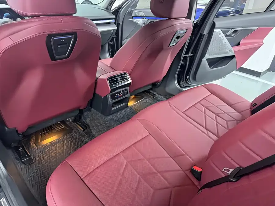 BMW 5 Series BMW 5 Series 2025 530Li Leading M Sport Package 2025 — миниатюра 4