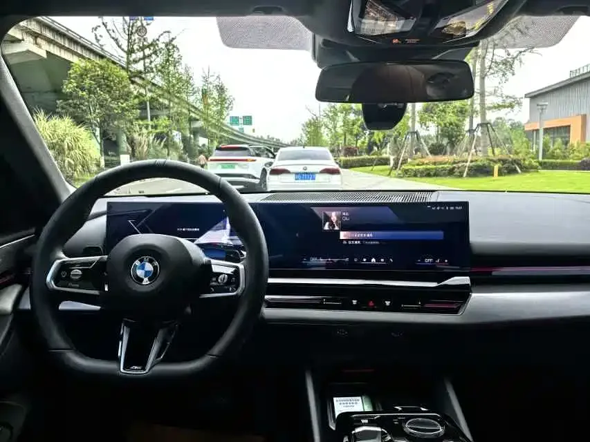 BMW 5 Series BMW 5 Series 2024 525Li M Sports Package 2024 — миниатюра 4