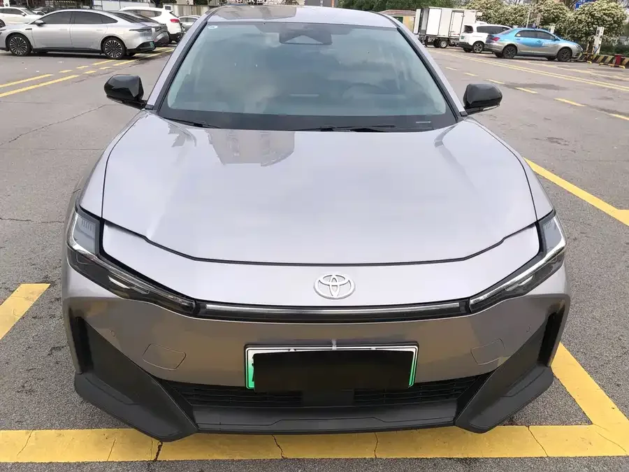Toyota bZ 3 2023 517km Elite PRO 2023 — фото 1, купить с доставкой в Москву