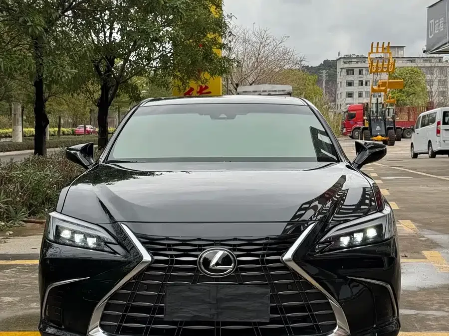 Lexus ES 2025 200 Premium Edition 2025 — миниатюра 3