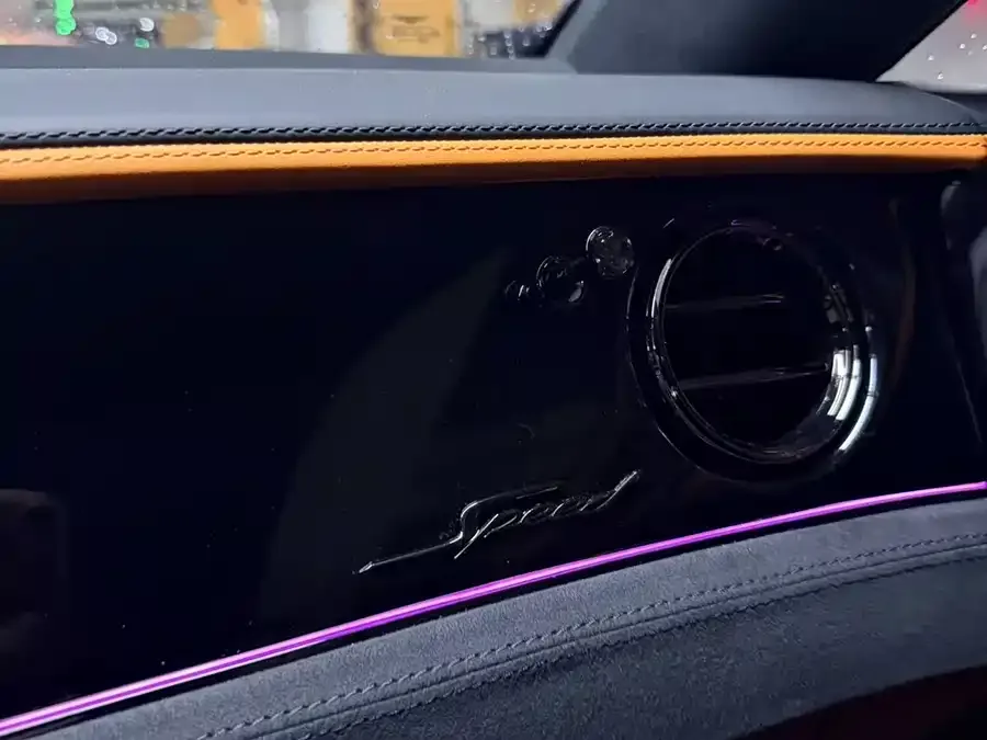 Bentley Continental 2024 Continental 4.0T GT V8 Mulliner 2025 — миниатюра 4