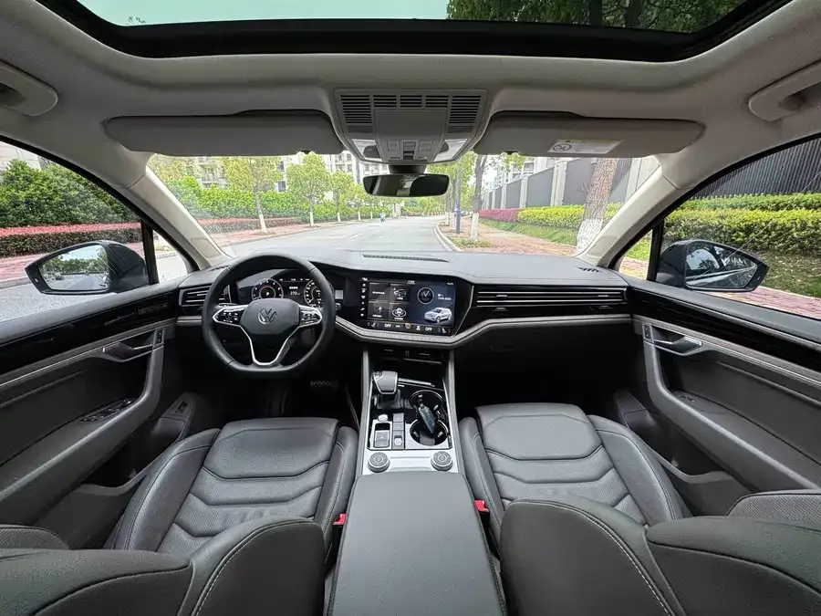 Volkswagen Touareg Touareg 2023 3.0TSI Ruixiang Edition Obsidian Sports Package 2023 — миниатюра 3