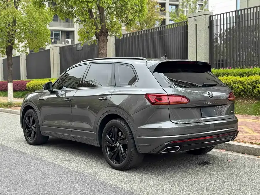 Volkswagen Touareg Touareg 2023 3.0TSI Ruixiang Edition Obsidian Sports Package 2023 — миниатюра 4