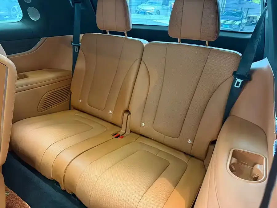 AITO M9 M9 2024 Extended Range Ultra Edition 42kWh 6-seater Edition 2024 — миниатюра 4
