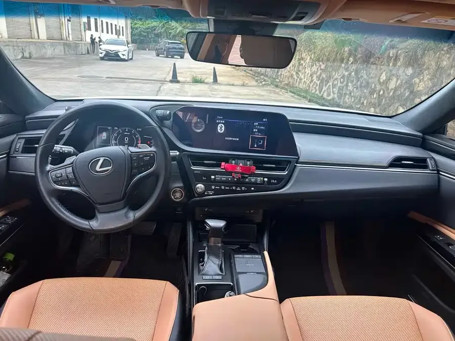 Lexus ES 2021 200 Excellence Edition 2022 — миниатюра 2