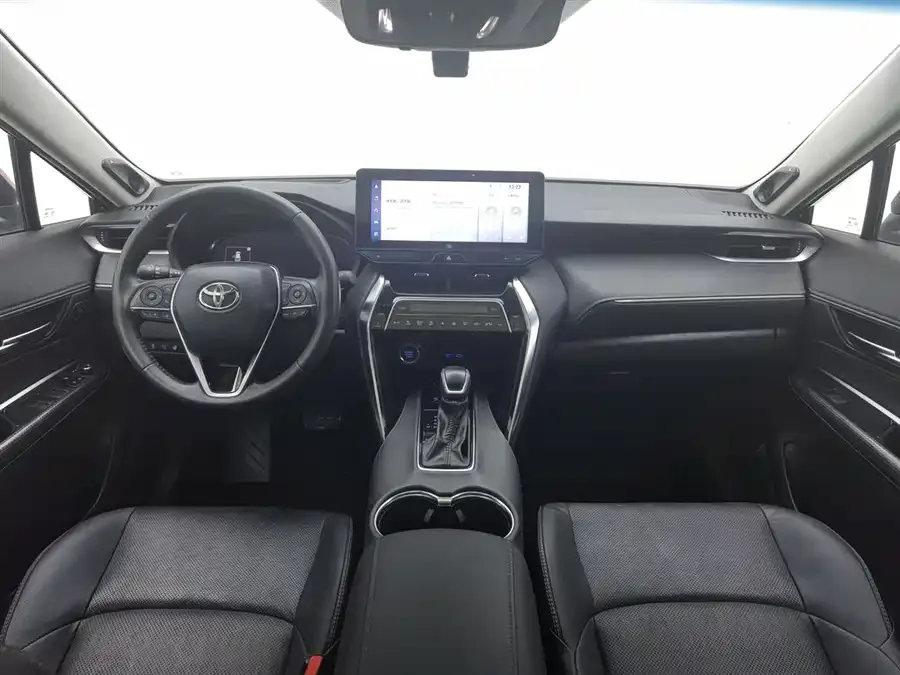 Toyota Venza 2022 Venza 2.0L CVT 4WD Supreme Edition 2022 — миниатюра 2