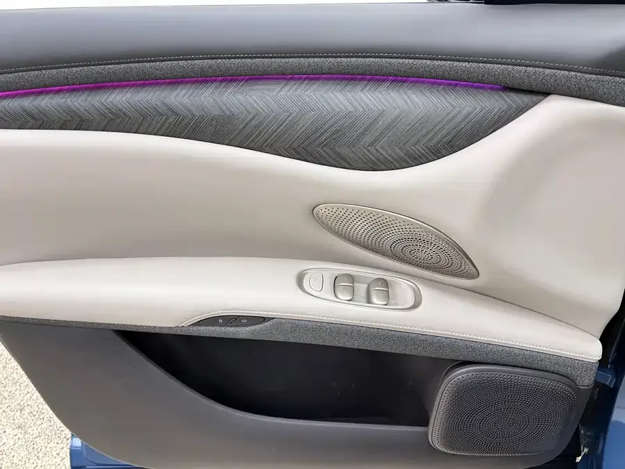 IM Motors LS6 Zhiji LS6 2025 Linglizard Intelligent Driving Edition 2025 — миниатюра 4