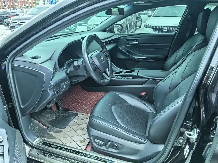 Toyota Avalon Asia Dragon 2022 2.0L Enterprising Edition 2022 — миниатюра 3
