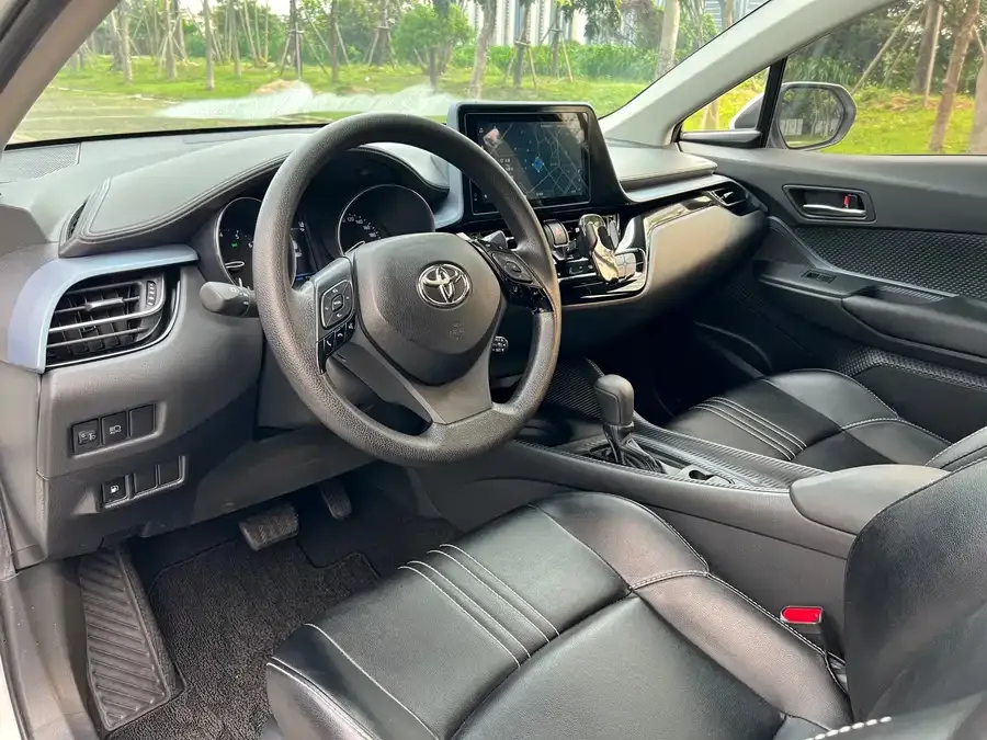 Toyota IZOA IZOA 2022 2.0L Yixing Edition 2023 — миниатюра 3