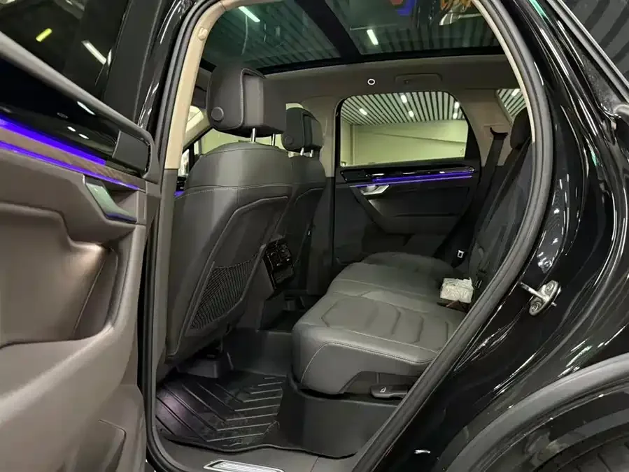 Volkswagen Touareg Touareg 2023 3.0TSI Ruixiang Edition Obsidian Sports Package 2025 — миниатюра 5