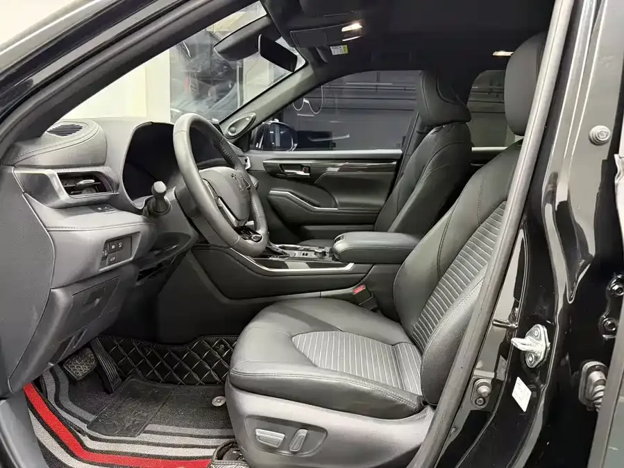 Toyota Crown Land Crown Land Release 2024 2.0T 4WD Jinyao Edition 2024 — миниатюра 2