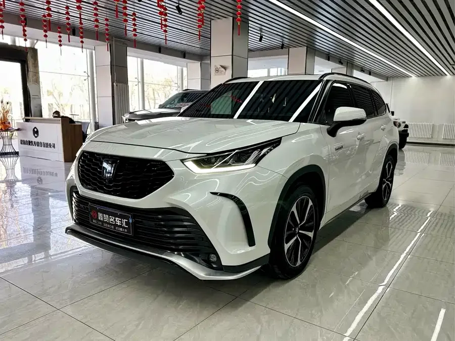 Toyota Crown Land 2022