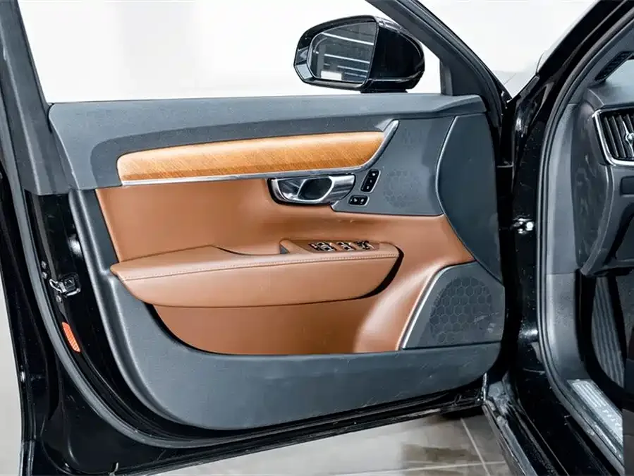 Volvo S90 2025 B5 Zhiyi Luxury Edition 2025 — миниатюра 5