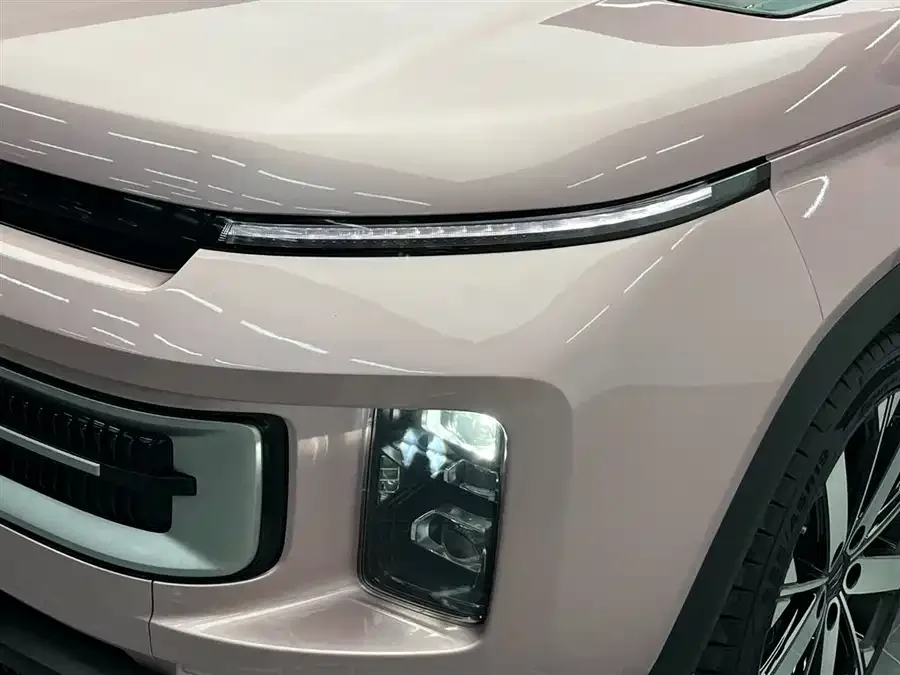 Geely ICON Geely ICON 2023 1.5TD Chocolate Edition 2023 — миниатюра 3