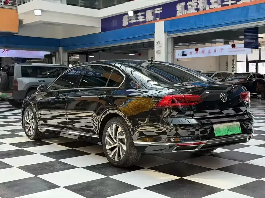 Volkswagen Magotan GTE plug-in hybrid Magotan GTE plug-in hybrid 2022 GTE luxury model 2023 — миниатюра 3