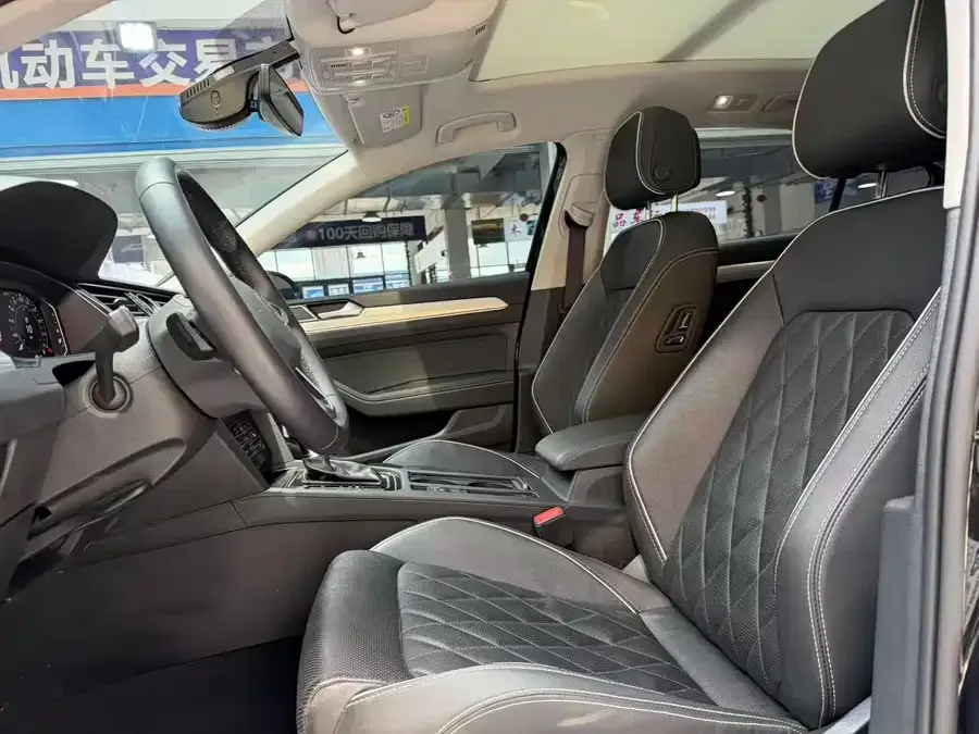 Volkswagen Magotan GTE plug-in hybrid Magotan GTE plug-in hybrid 2022 GTE luxury model 2023 — миниатюра 4