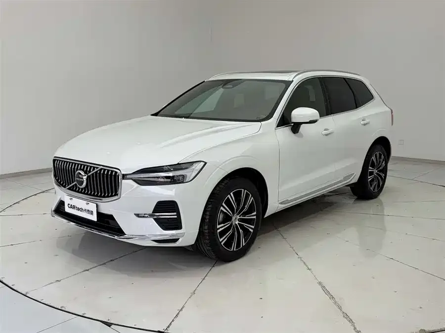Volvo XC60 2022 B5 four-wheel drive Zhiyuan Deluxe Edition 2022 — миниатюра 2