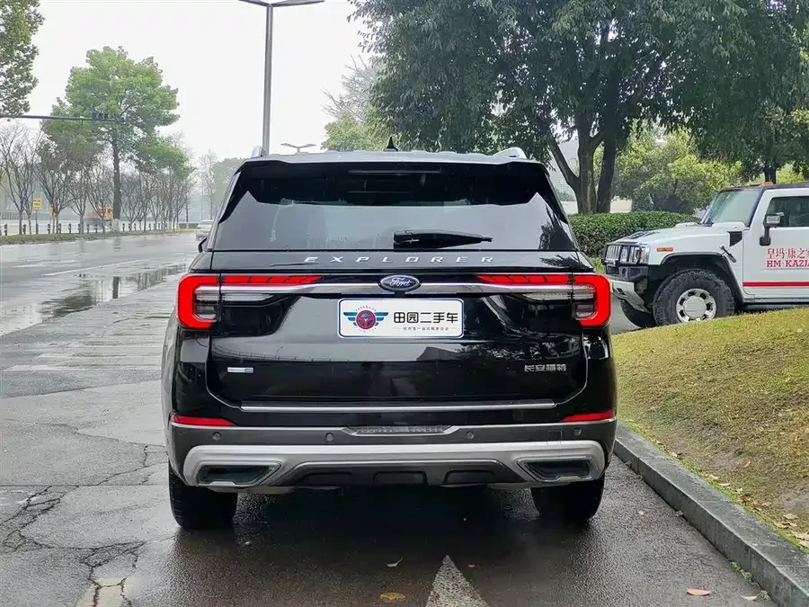 Ford Explorer Explorer 2023 EcoBoost 285 4WD Titanium Edition 6 Seaters 2023 — миниатюра 2