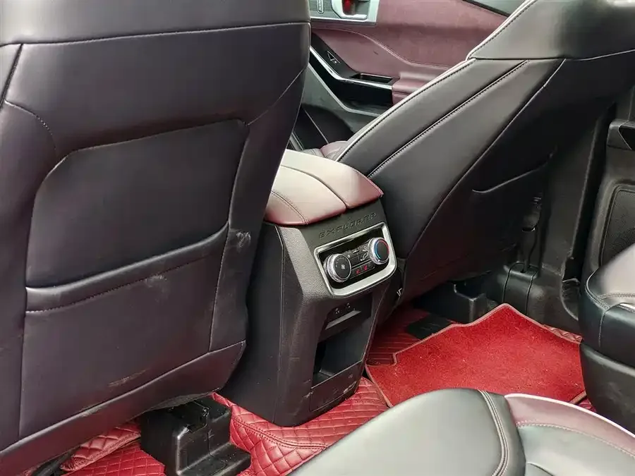 Ford Explorer Explorer 2023 EcoBoost 285 4WD Titanium Edition 6 Seaters 2023 — миниатюра 3