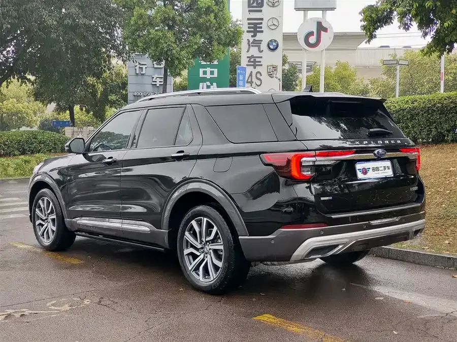 Ford Explorer Explorer 2023 EcoBoost 285 4WD Titanium Edition 6 Seaters 2023 — миниатюра 4