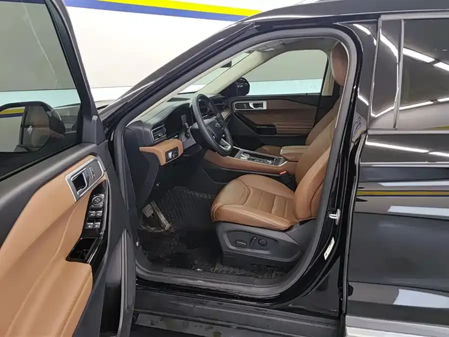 Ford Explorer Explorer 2023 EcoBoost 285 4WD Fashion Plus Edition 7 Seaters 2023 — миниатюра 3