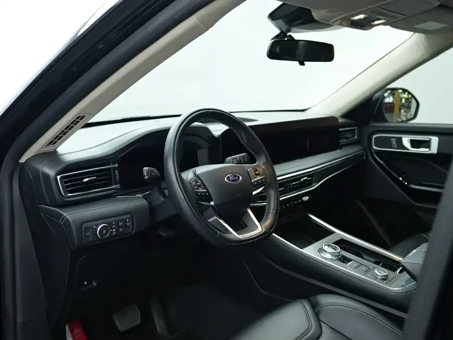 Ford Explorer Explorer 2023 EcoBoost 285 4WD Fashion Plus Edition 7 Seaters 2023 — миниатюра 3