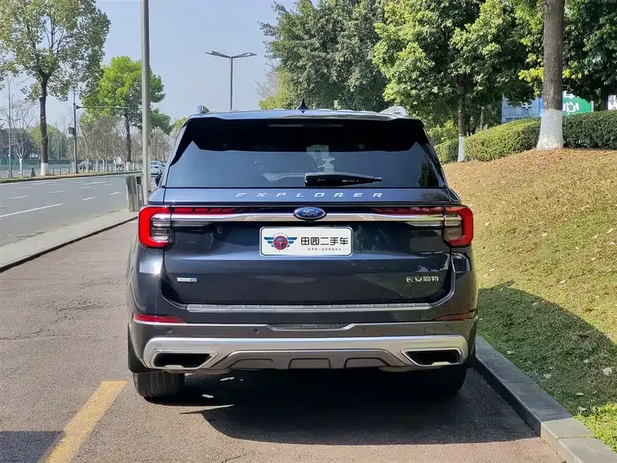 Ford Explorer Explorer 2023 EcoBoost 285 4WD Titanium Edition 6 Seaters 2023 — миниатюра 2