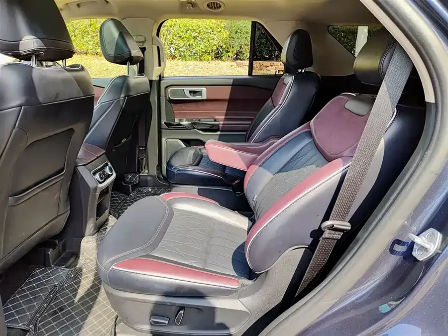 Ford Explorer Explorer 2023 EcoBoost 285 4WD Titanium Edition 6 Seaters 2023 — миниатюра 5