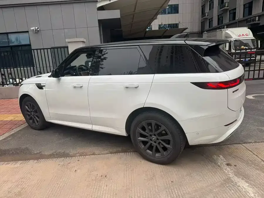 Land Rover Range Rover Sport Range Rover Sport 2023 400PS Dynamic SE 2023 — миниатюра 3