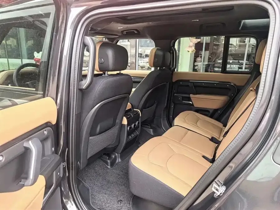 Land Rover guard Land Rover Defender 2025 110 5.0T V8 2025 — миниатюра 2