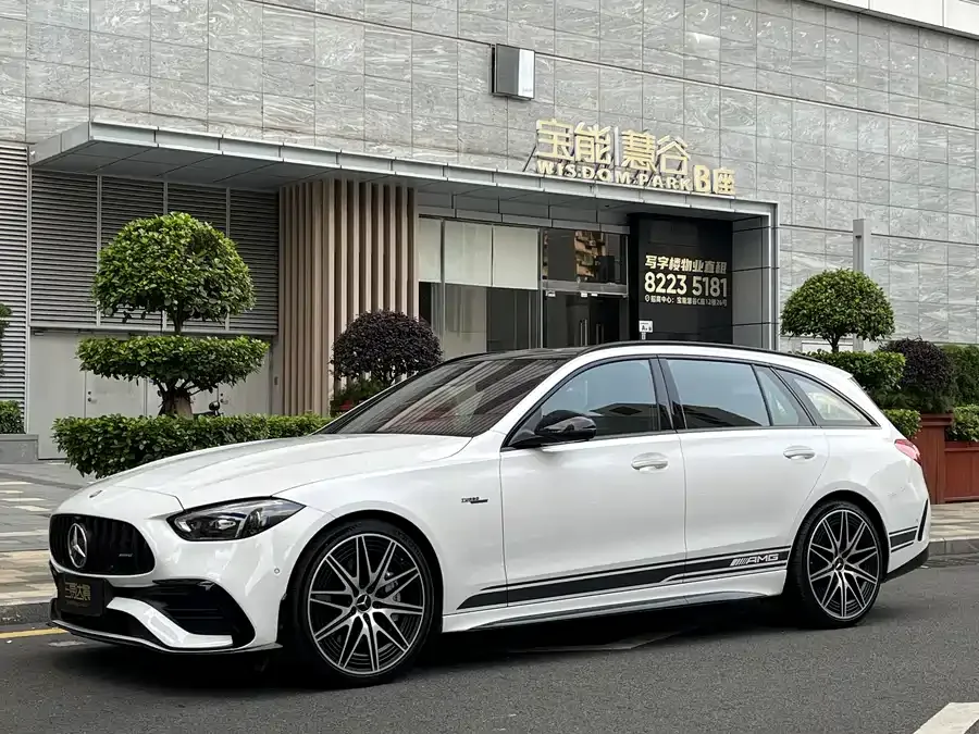 Mercedes-Benz C-Class AMG 2025
