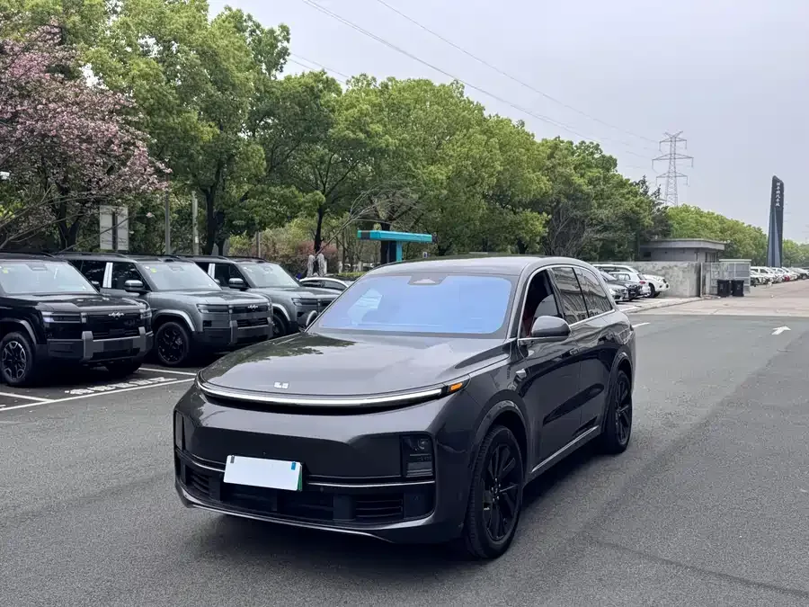 Li Xiang L8 Ideal L8 2023 Max 2023 — фото 1, купить с доставкой в Москву