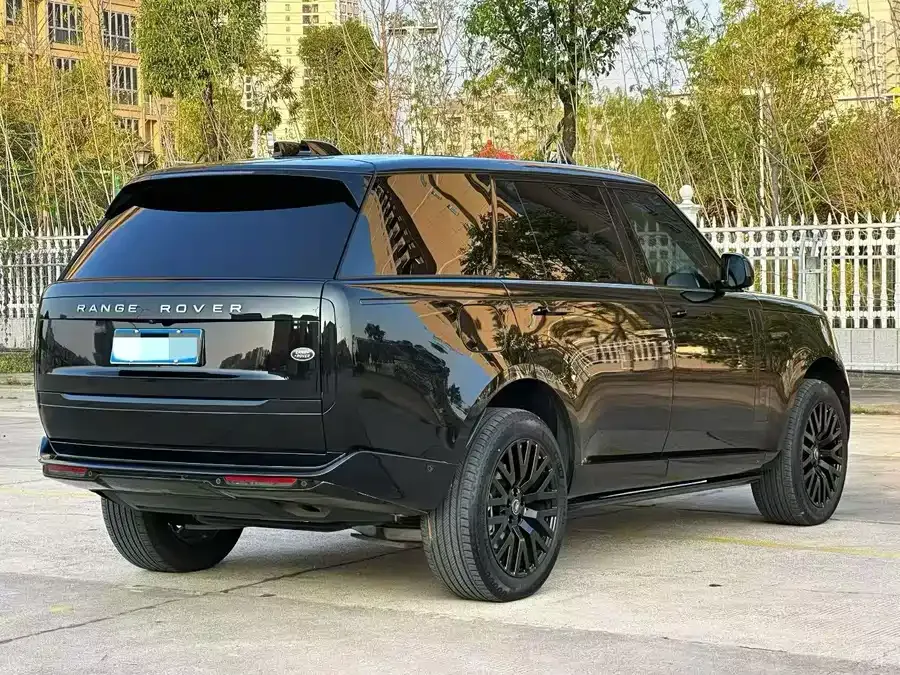 Land Rover Range Rover Range Rover 2023 facelift 3.0 L6 400PS Extended Edition 2023 — миниатюра 4