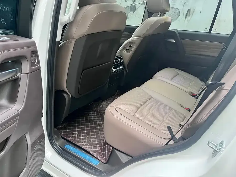 BAIC BJ60 Beijing Off-road BJ60 2022 2.0T May Day Edition Five Seats 2023 — миниатюра 5