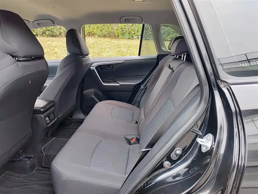 Toyota Wildlander Wildlander 2023 2.0L CVT 2WD Leading Edition 2024 — миниатюра 5
