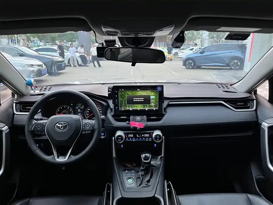 Toyota Wildlander Wildlander 2022 2.0L CVT 2WD Luxury PLUS Edition 2023 — миниатюра 2