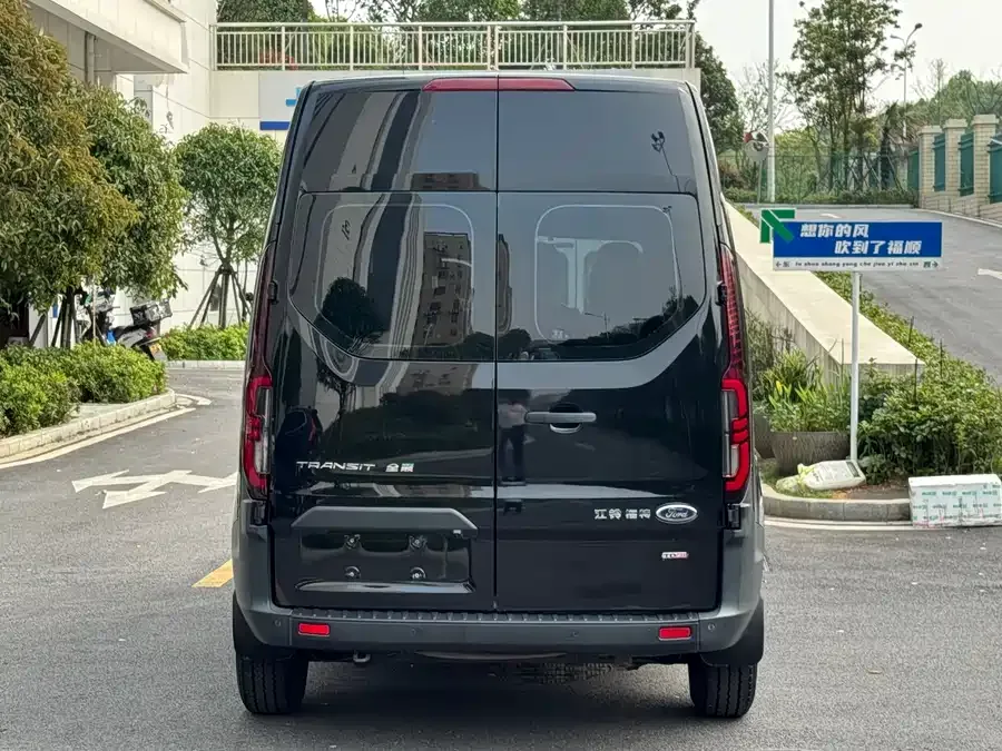 Ford Transit Transit 2023 2.0T diesel manual multi-purpose commercial vehicle center axle center roof 5/6 seats 2023 — миниатюра 2