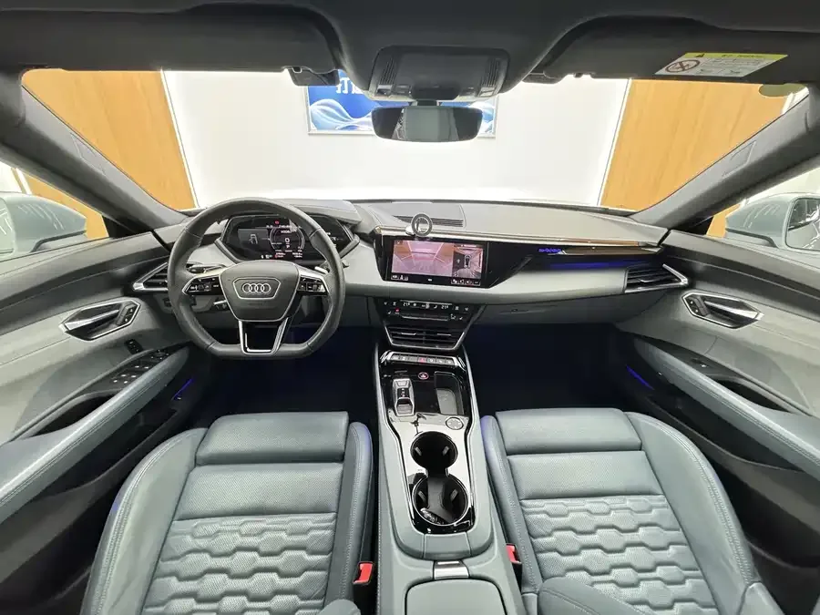 Audi e-tron GT 2023 basic model 2024 — миниатюра 5