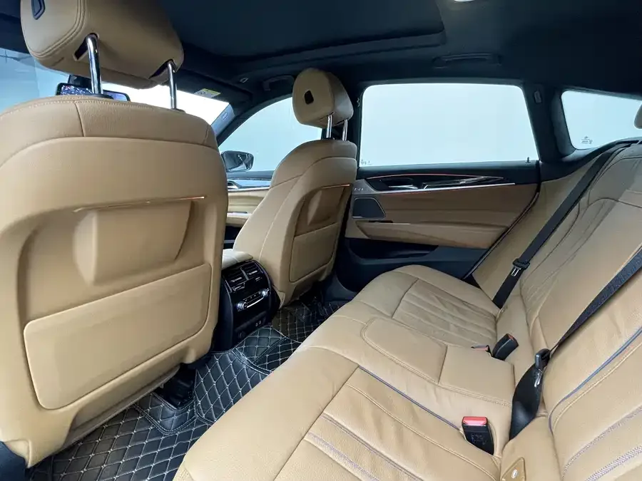 BMW 6 Series GT 2022 630i M Sport Package 2024 — миниатюра 3