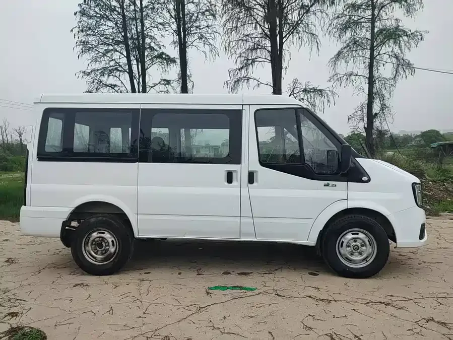 Jiangling Fushun Jiangling Fushun 2025 2.0T 6MT diesel short-axle low-top commercial multi-purpose passenger car 5/6 seats open tailgate 2025 — миниатюра 4