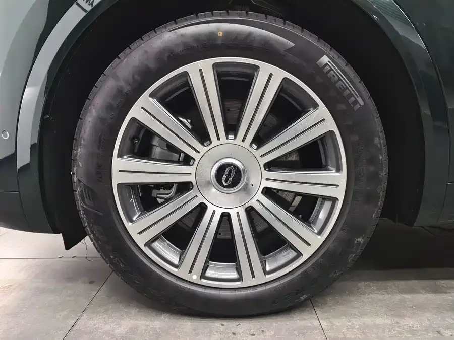 AITO M8 Wenjie M8 2025 Extended Range Ultra Edition 53.4kWh 6-Seat Version (192-line LiDAR) 2025 — миниатюра 2