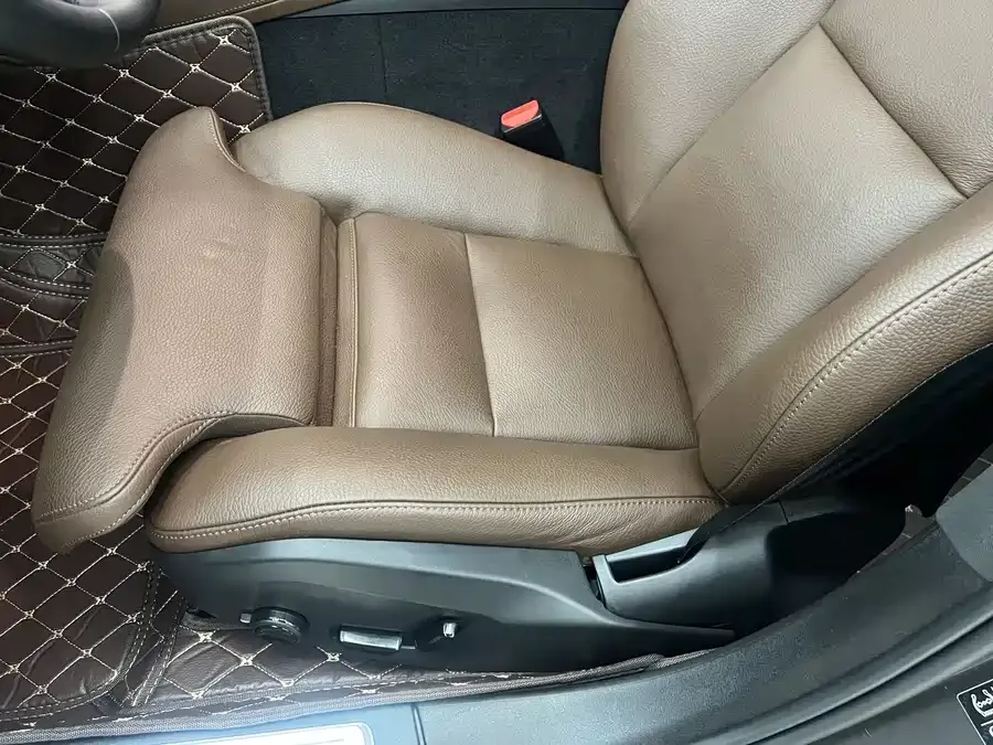 Volvo S90 2025 B5 Zhiyuan Luxury Edition 2025 — миниатюра 3