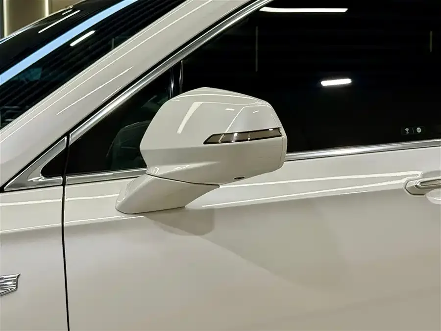 Cadillac XT6 2022 2.0T 6-seat 4WD luxury model 2022 — миниатюра 4
