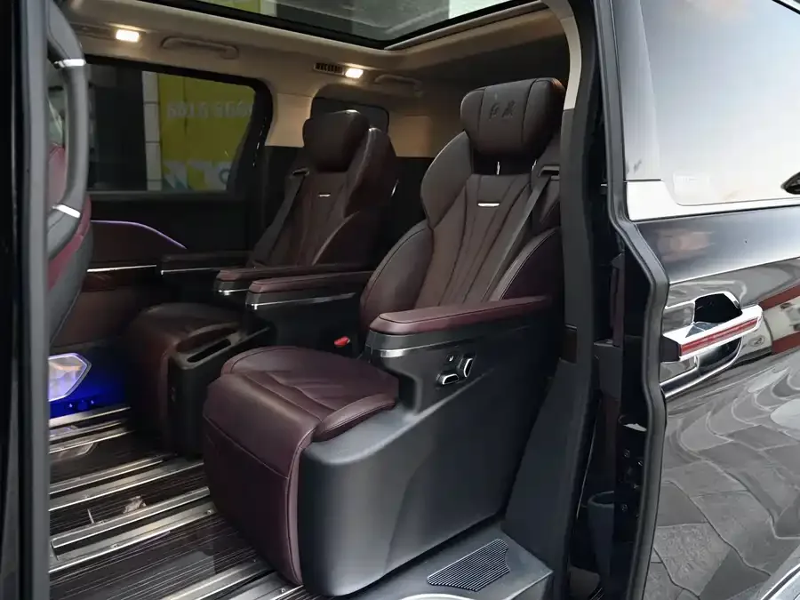 Hongqi HQ9 Hongqi HQ9 2023 2.0T Intelligent Connection Flagship Edition 2023 — миниатюра 3