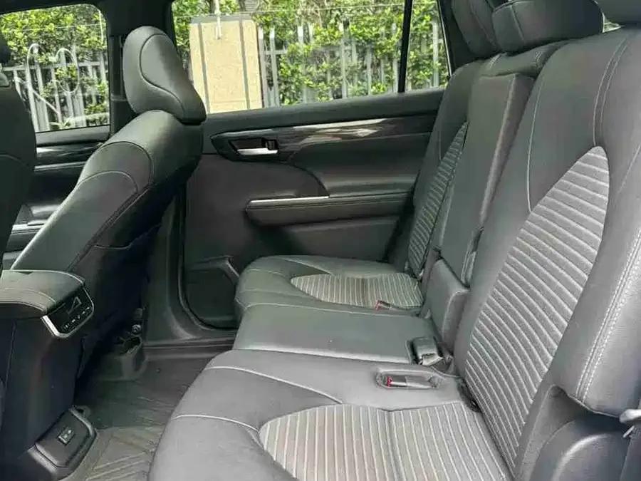 Toyota Crown Land Crown Land 2021 2.5L HEV 4WD Deluxe Edition 2022 — миниатюра 2